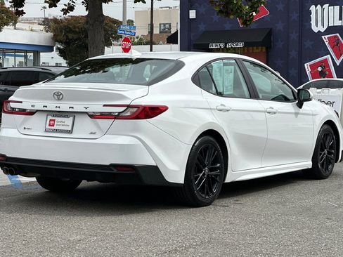 Certified 2025 Toyota Camry SE FWD image 4