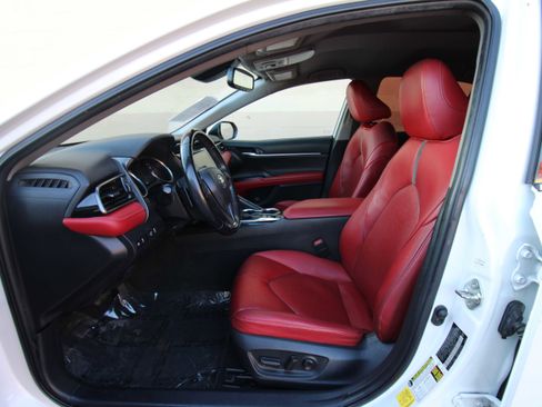 Used 2020 Toyota Camry XSE w/ Blackout Package image 6