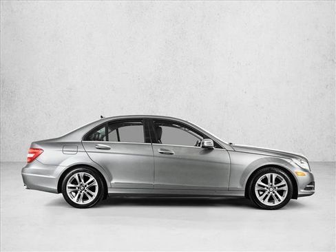 Used 2012 Mercedes-Benz C 300 4MATIC Sedan image 4
