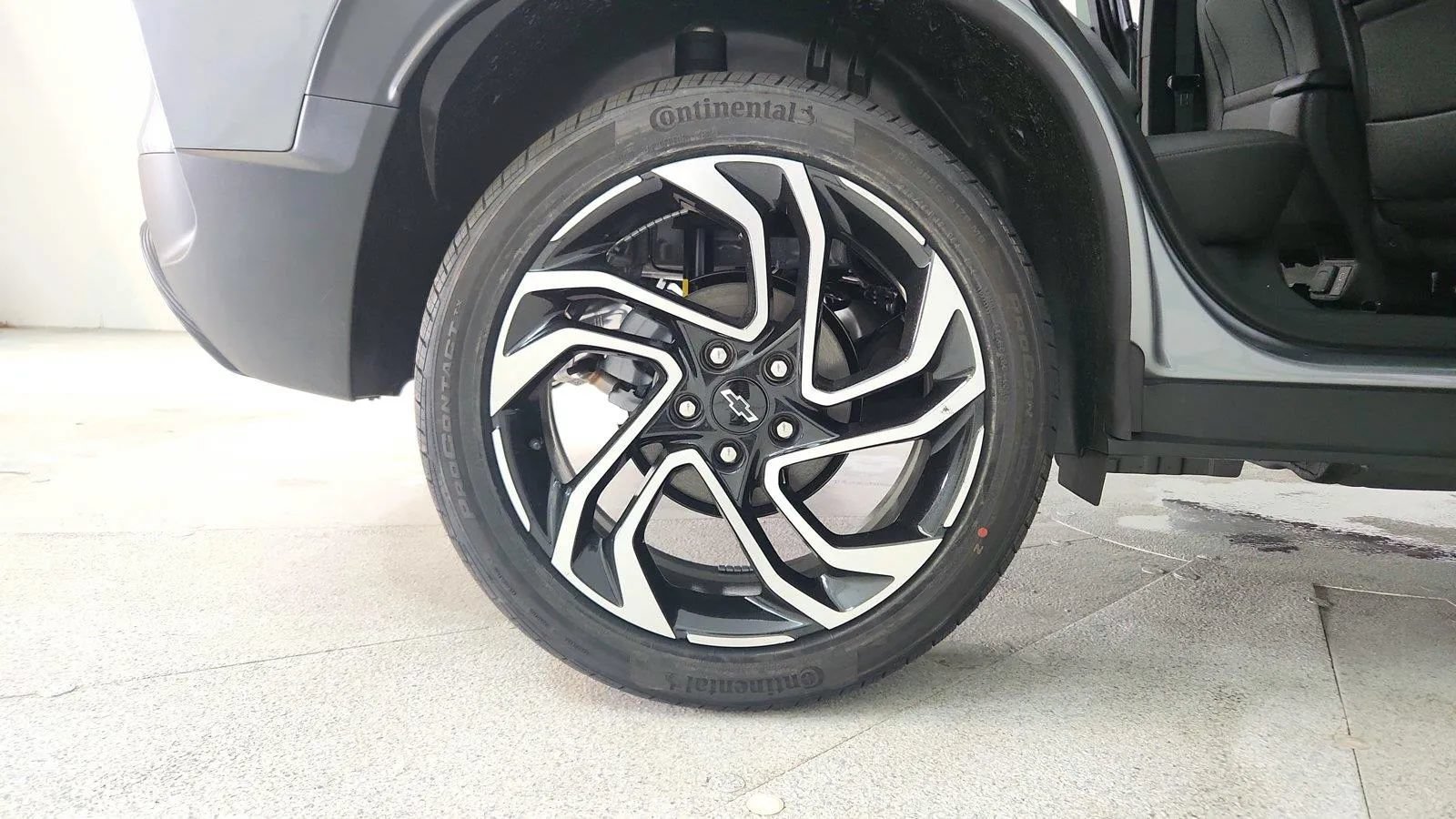 Used 2025 Chevrolet TrailBlazer RS w/ Convenience Package FWD image 48