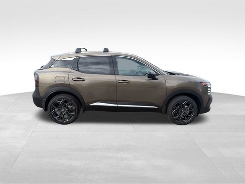 New 2026 Nissan Kicks SR w/ Cold Weather Package AWD/4WD image 7
