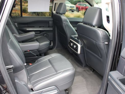Used 2024 Ford Expedition Max XLT RWD image 26