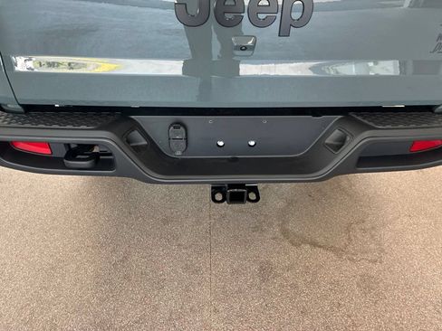 New 2026 Jeep Gladiator Sport AWD/4WD image 19