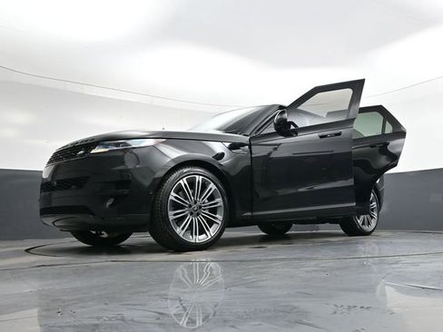 Used 2024 Land Rover Range Rover Sport SE image 40