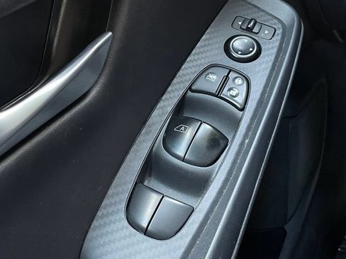 Used 2025 Nissan Sentra SV FWD image 11