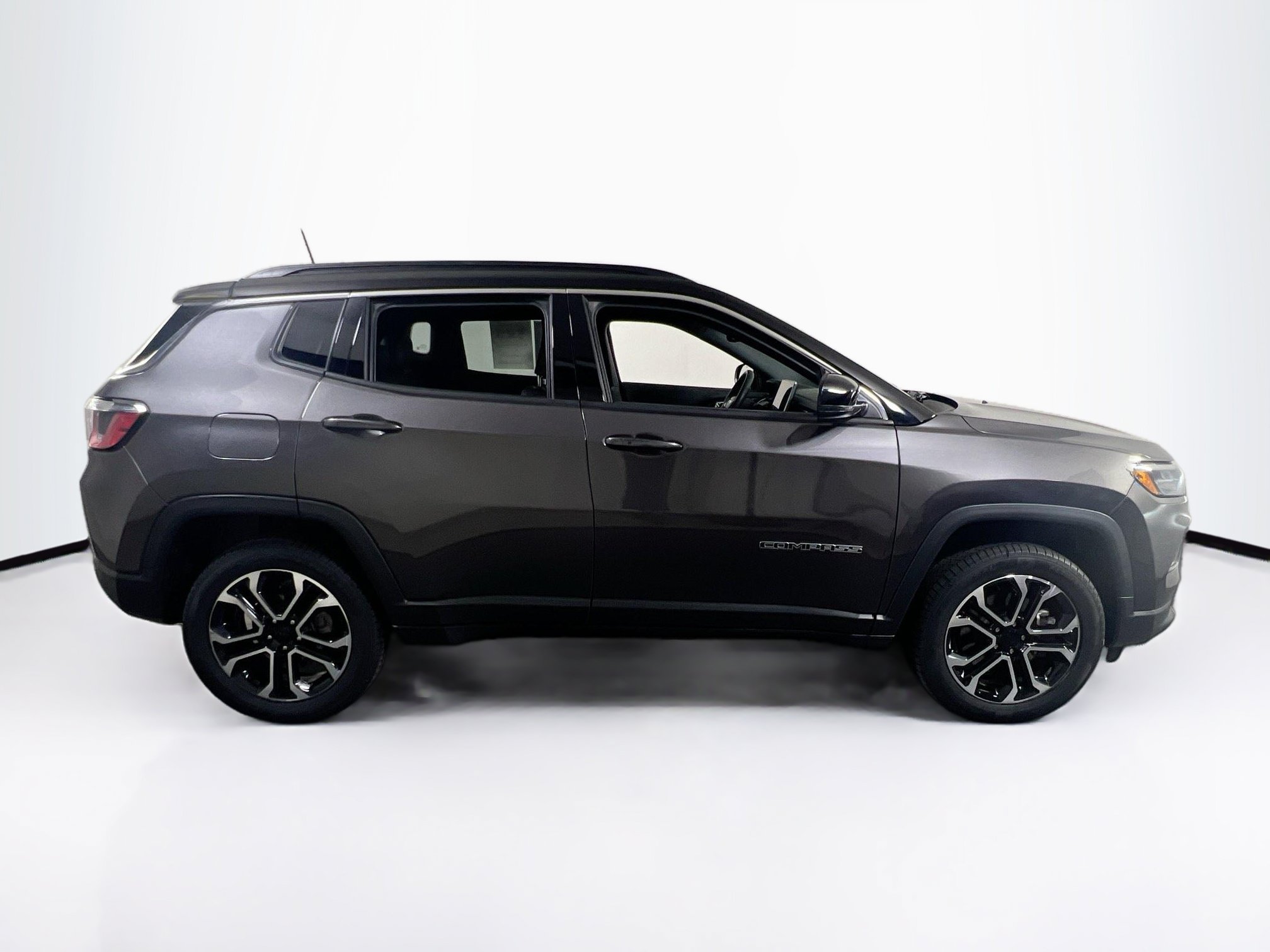 Used 2023 Jeep Compass Limited AWD/4WD image 4