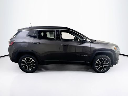 Used 2023 Jeep Compass Limited AWD/4WD image 4