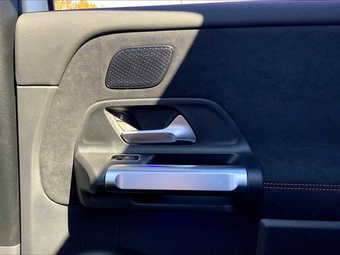 New 2026 Mercedes-Benz GLB 250 4MATIC image 23