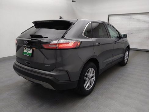 Used 2024 Ford Edge SEL image 9
