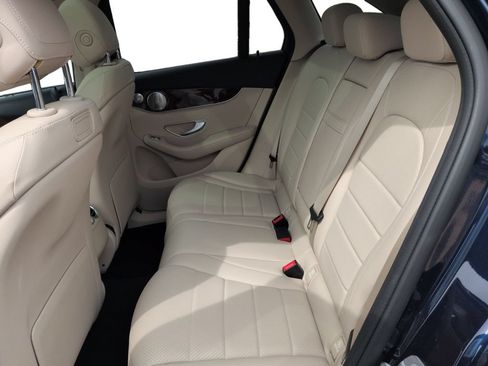 Used 2019 Mercedes-Benz GLC 300 4MATIC image 26
