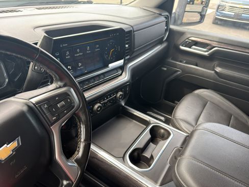 Used 2024 Chevrolet Silverado 2500 LTZ w/ LTZ Convenience Package AWD/4WD image 12