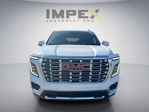 Used 2025 GMC Yukon XL Denali AWD/4WD image 8