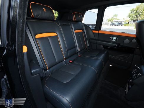 Used 2022 Rolls-Royce Cullinan image 18