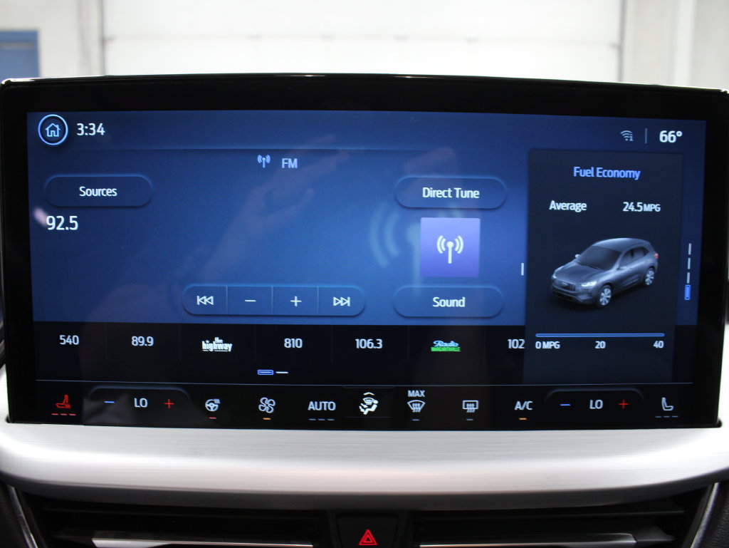 Used 2025 Ford Escape Platinum AWD/4WD image 23