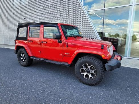 Used 2016 Jeep Wrangler Unlimited Sahara w/ Dual Top Group AWD/4WD image 3