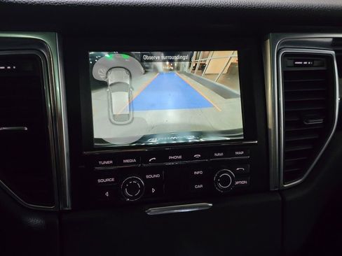 Used 2016 Porsche Macan S image 12