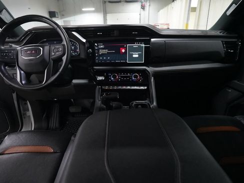 Used 2023 GMC Sierra 1500 AT4 w/ AT4 Preferred Package AWD/4WD image 5