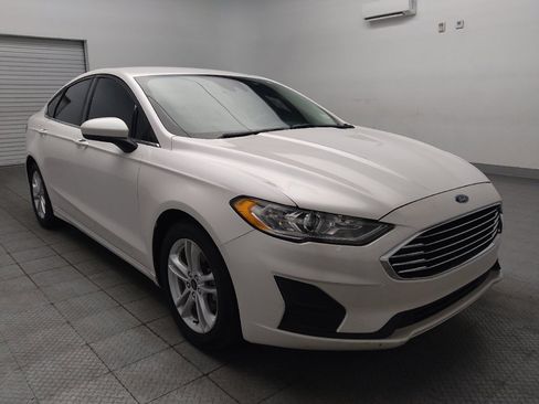 Used 2019 Ford Fusion SE FWD image 13