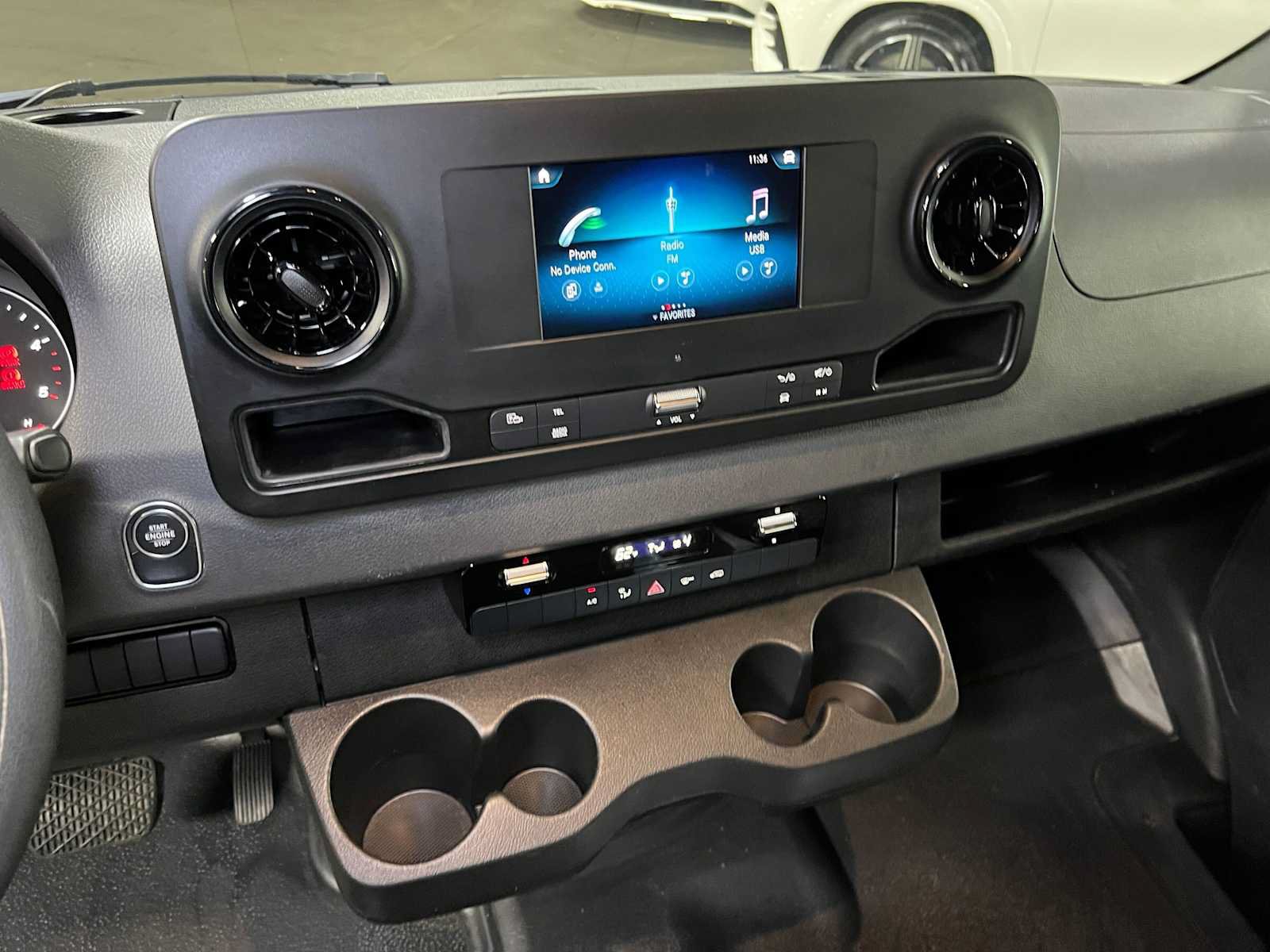 Used 2023 Mercedes-Benz Sprinter 2500 image 31