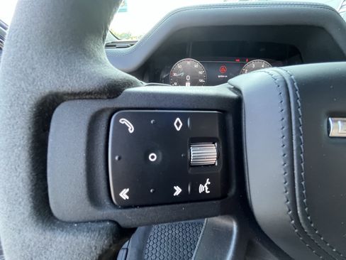 Used 2023 Land Rover Defender 90 V8 AWD/4WD image 21