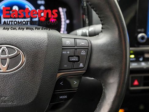 Used 2025 Toyota Camry LE w/ Convenience Package image 16