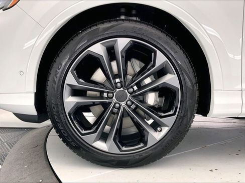 New 2026 Audi Q7 3.0T Premium Plus AWD/4WD image 12