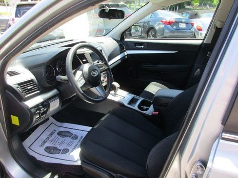Used 2011 Subaru Outback 2.5i AWD/4WD image 17