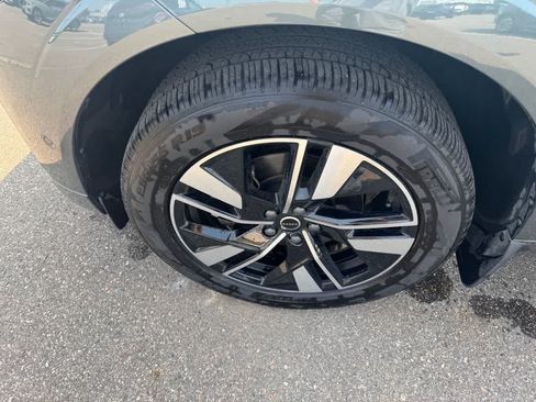 Used 2026 Volvo XC60 B5 Plus w/ Protection Package Premier AWD/4WD image 9