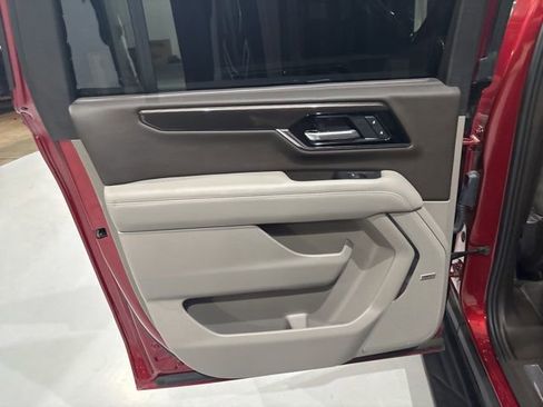 Used 2025 GMC Yukon XL Elevation w/ Elevation Premium Package image 28