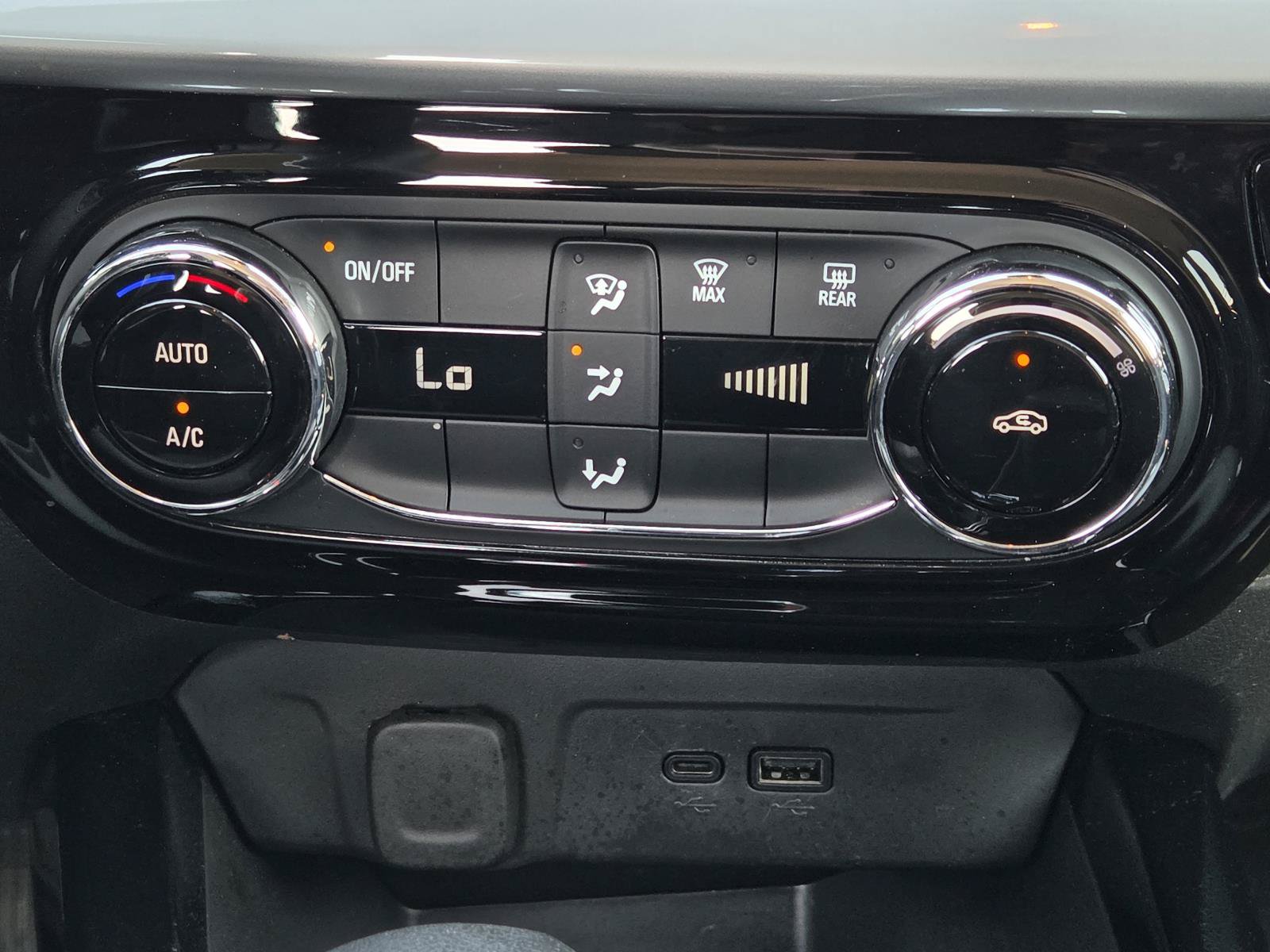 Used 2026 Chevrolet Trax LT FWD image 14