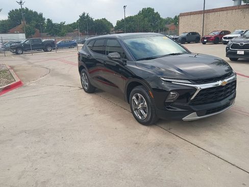 Used 2025 Chevrolet Blazer LT FWD image 6
