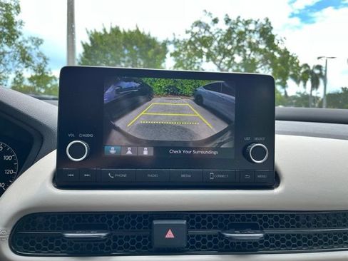 Used 2025 Honda HR-V LX image 11
