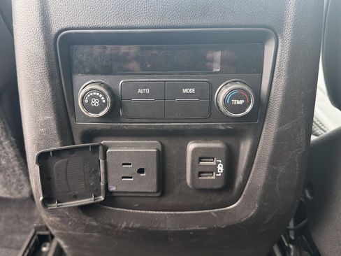 Used 2023 Buick Enclave Essence w/ Experience Buick Package image 18