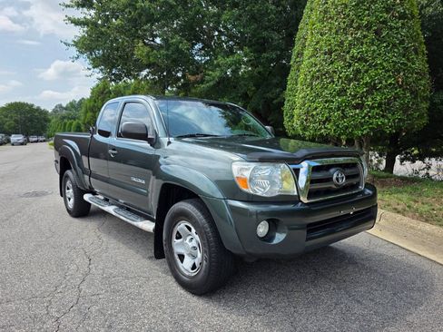 Used 2010 Toyota Tacoma 4x4 Access Cab V6 image 9