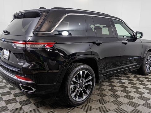 Used 2024 Jeep Grand Cherokee Overland w/ Luxury Tech Group IV AWD/4WD image 20