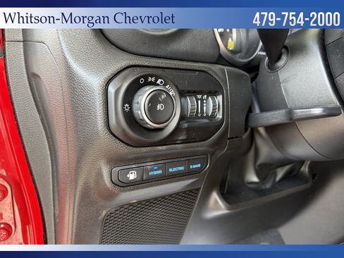Used 2022 Jeep Wrangler Unlimited Sahara AWD/4WD image 13