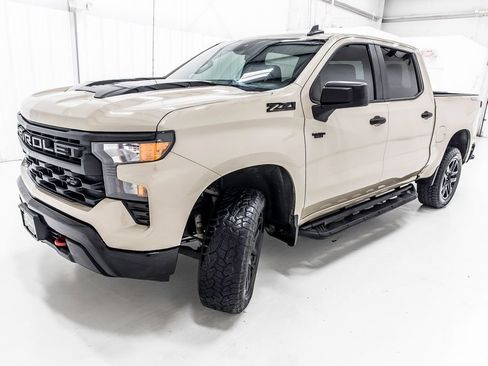 Used 2023 Chevrolet Silverado 1500 Custom Trail Boss w/ LPO, Dark Essentials Package AWD/4WD image 2