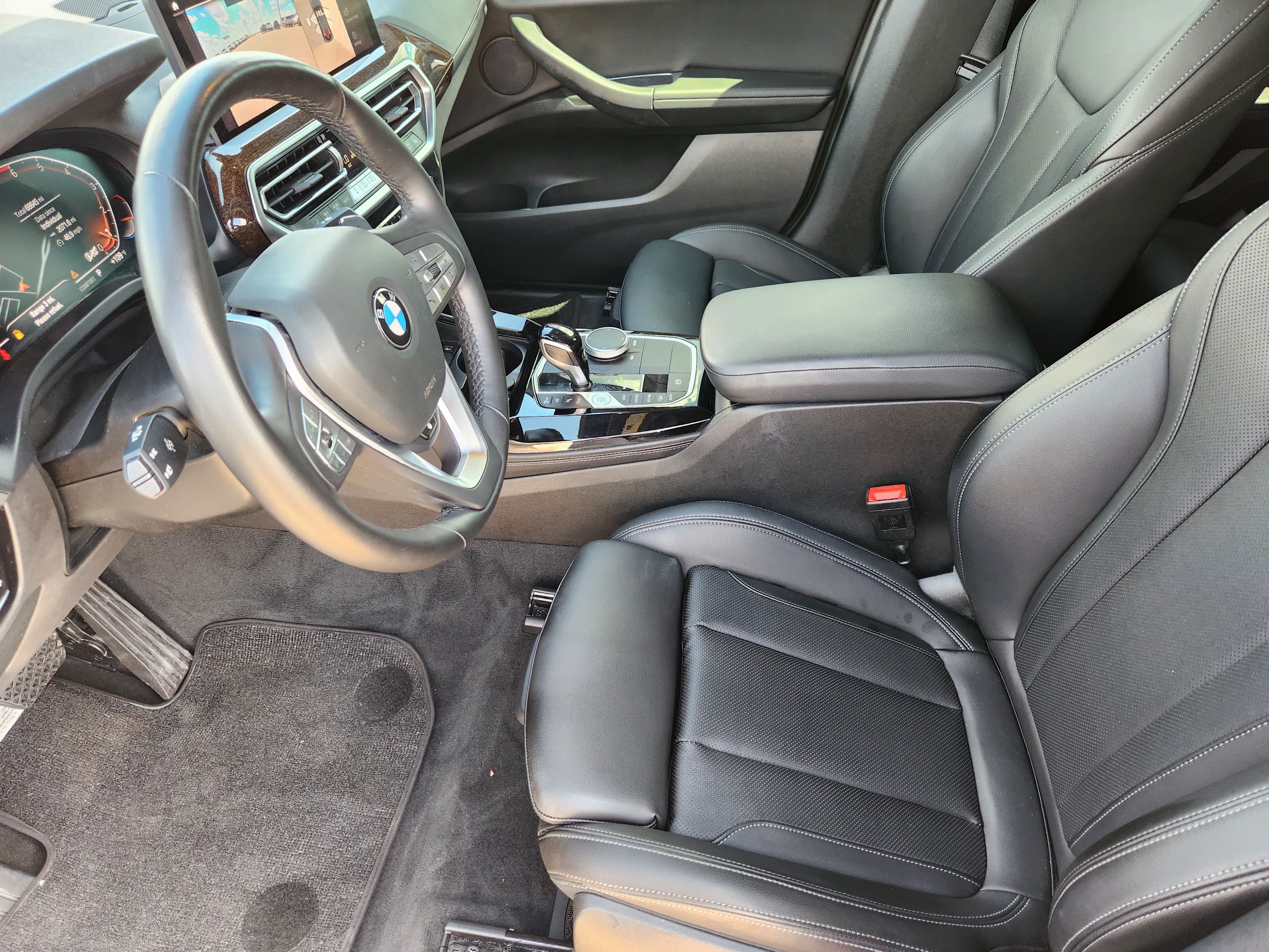 Used 2024 BMW X4 xDrive30i w/ Parking Assistance Package AWD/4WD image 14
