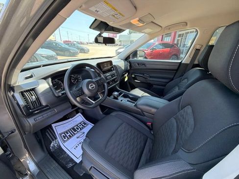 Used 2024 Nissan Pathfinder S w/ Cargo Package FWD image 11