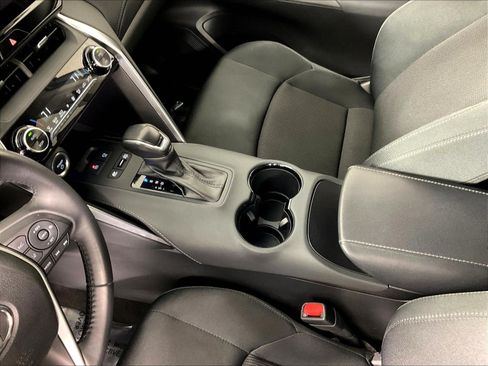 Used 2023 Toyota Venza LE AWD/4WD image 18