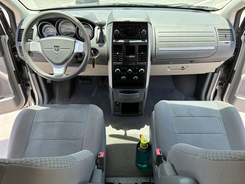 Used 2010 Dodge Grand Caravan Hero w/ Popular Equipment Group FWD image 38