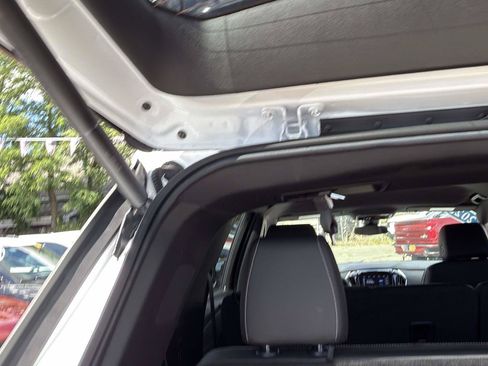 Certified 2023 Chevrolet Traverse LT AWD/4WD image 8