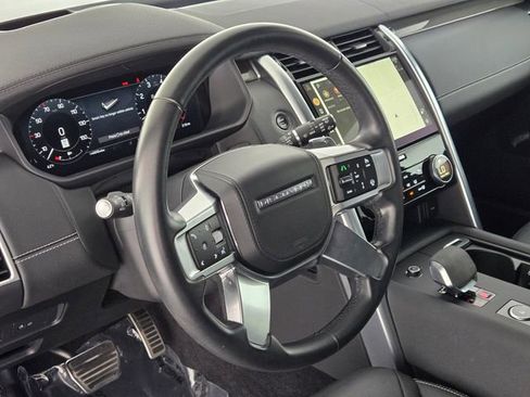 Certified 2023 Land Rover Discovery Metropolitan Edition AWD/4WD image 21