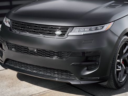 Used 2025 Land Rover Range Rover Sport Dynamic SE image 6