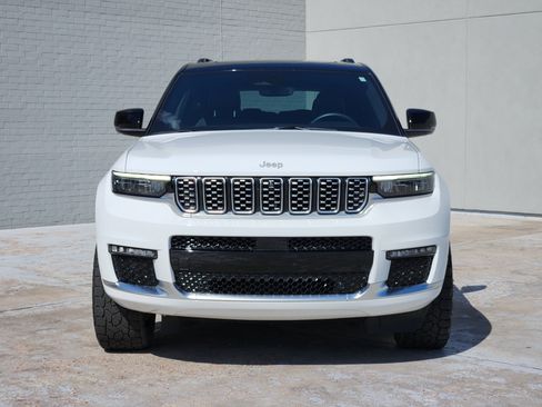 Used 2025 Jeep Grand Cherokee L Summit w/ Luxury Tech Group V AWD/4WD image 3