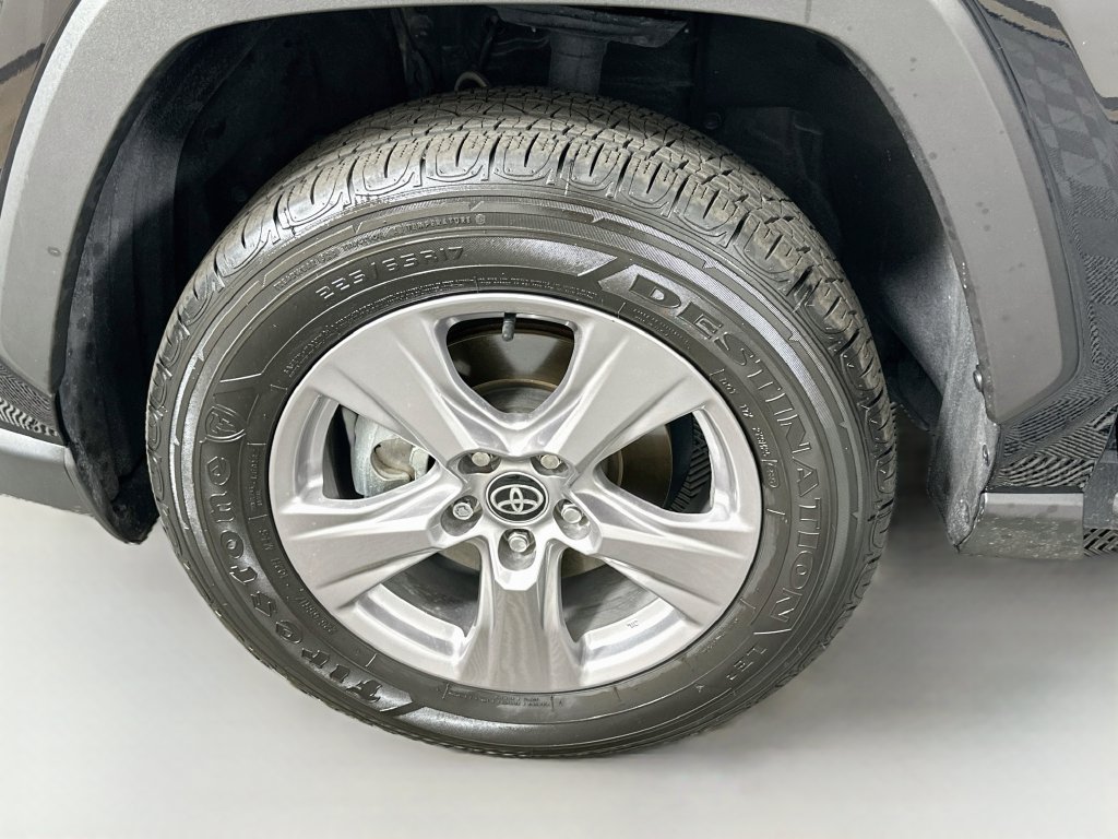 Certified 2025 Toyota RAV4 XLE w/ Convenience Package FWD image 32
