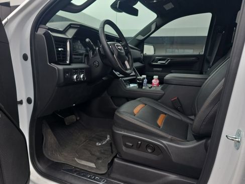 Used 2023 GMC Sierra 1500 AT4 w/ AT4 Premium Package AWD/4WD image 12