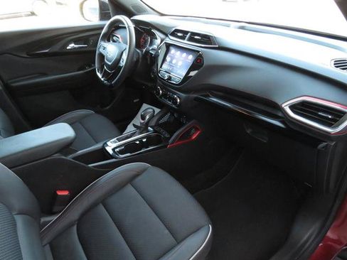 Used 2022 Chevrolet TrailBlazer RS w/ Technology Package image 21