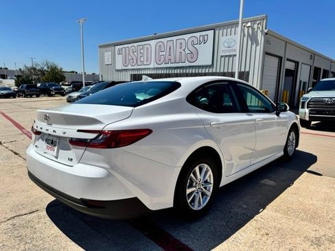 Used 2025 Toyota Camry LE FWD image 7