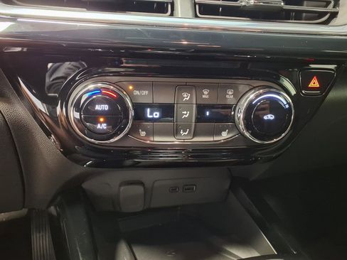 Used 2026 Chevrolet Trax RS w/ Sunroof Package image 15